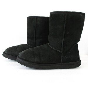UGGS CLASSIC SHORT SUEDE BOOTS